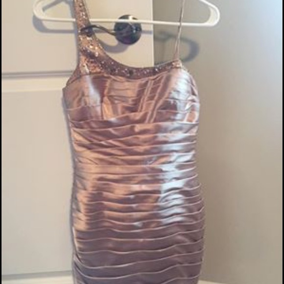 Adrianna Pappel Gown - Picture 2 of 5